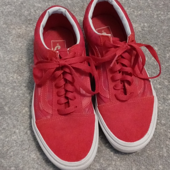 Red Vans size 7.5 woman's - Picture 4 of 7